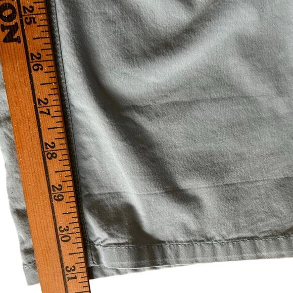 KUHL Legendary Womens Gray Cargo Convertible Roll Up Hiking Pants Size 12 - Picture 10 of 11